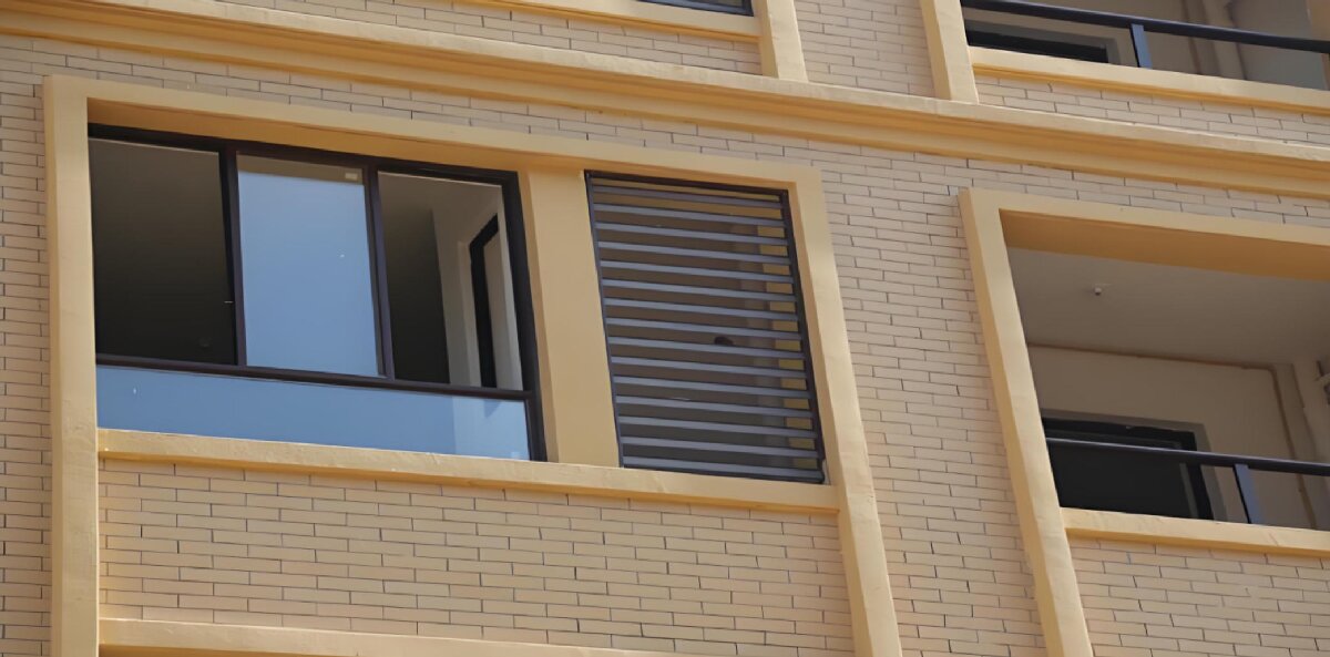 房屋外墻門窗滲水、開裂修繕！(圖1)